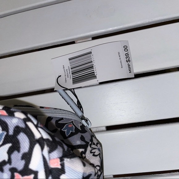 Vera Bradley Lisbon medallion Lunch Box Lunch Bunch Insulated NWT - Picture 3 of 8